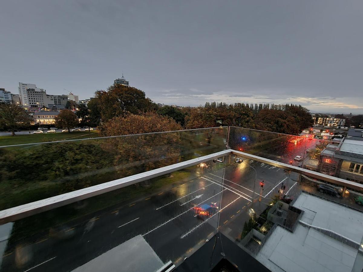 Latimer Loft - Christchurch Holiday Homes Экстерьер фото
