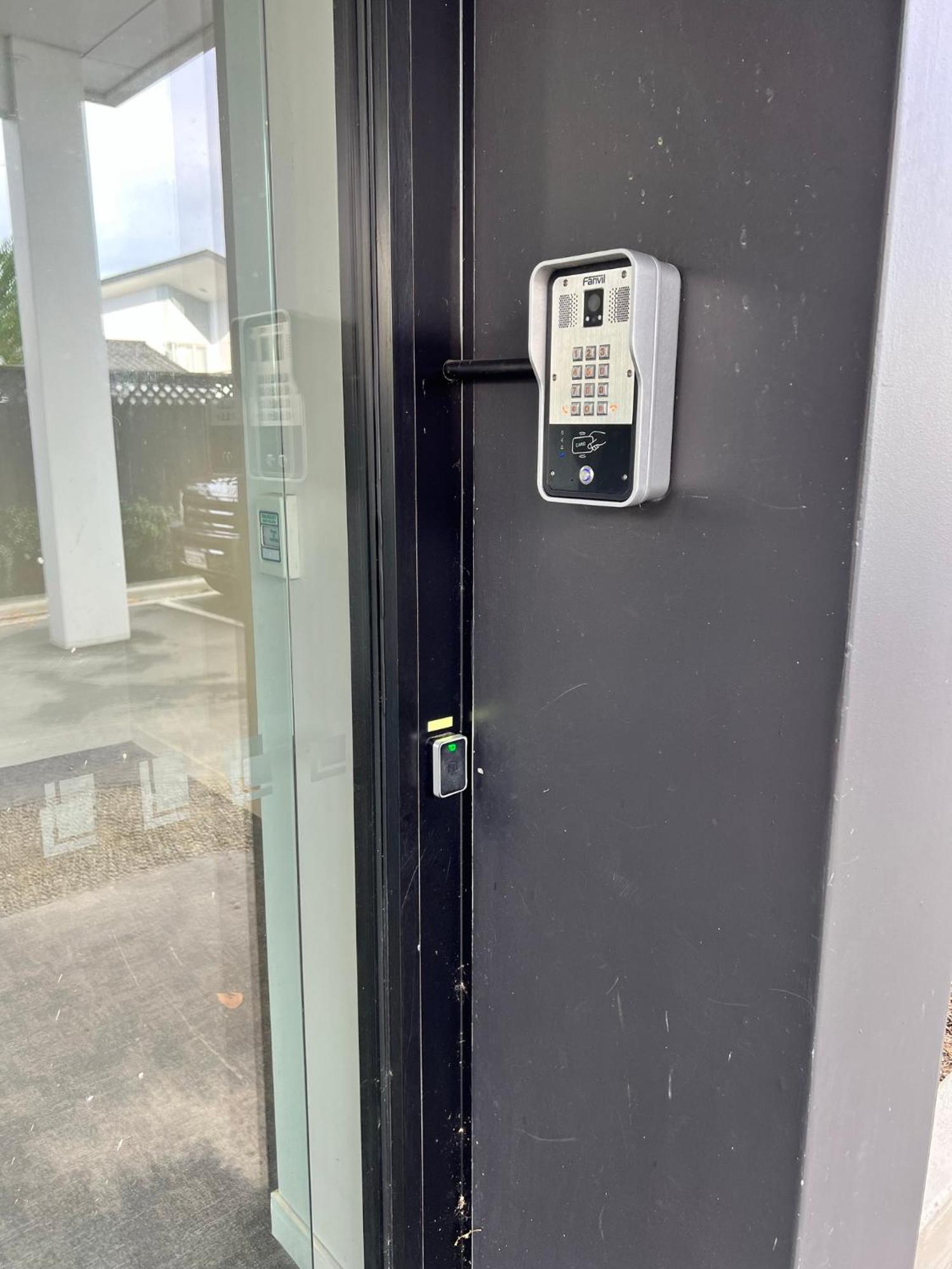 Latimer Loft - Christchurch Holiday Homes Экстерьер фото