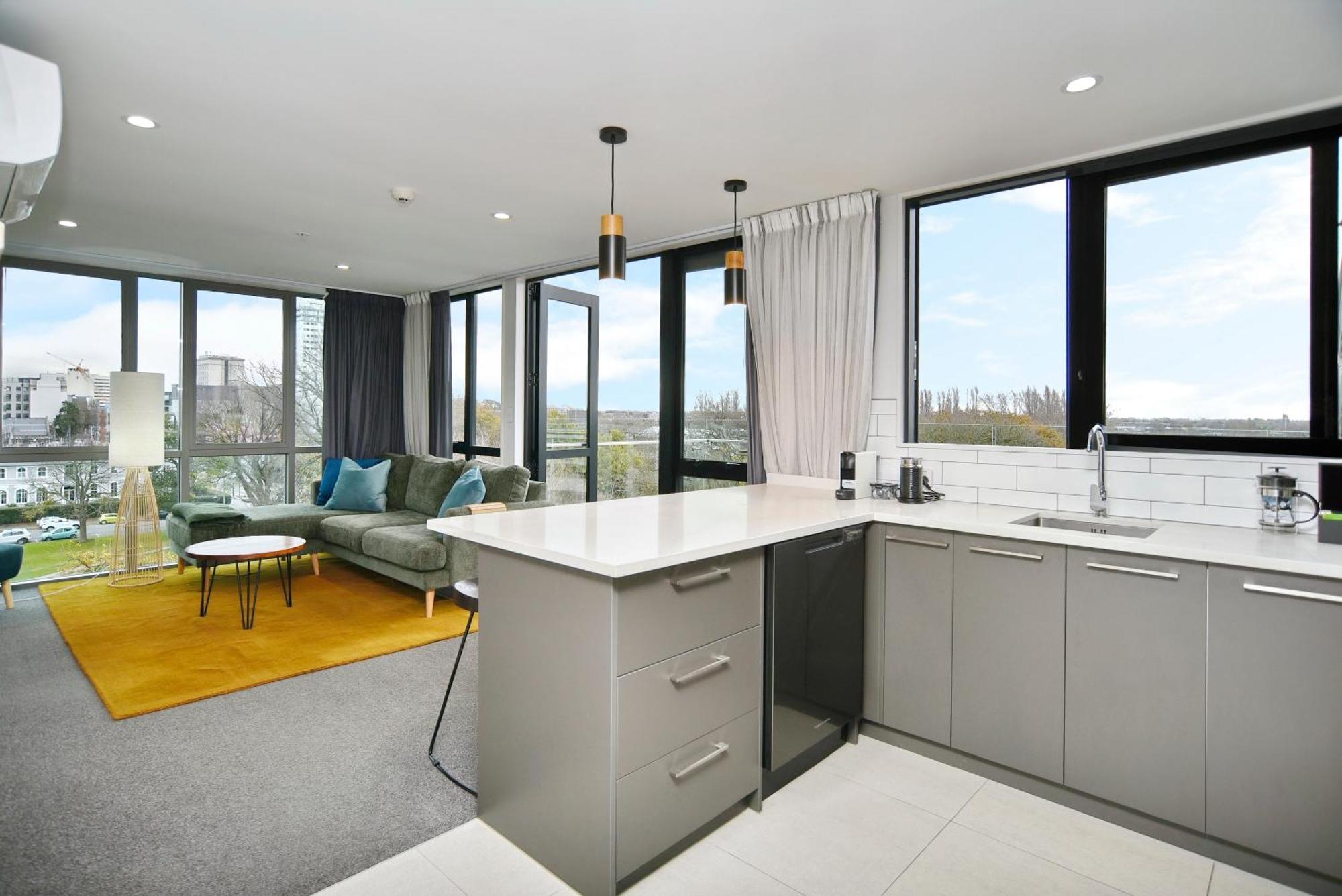 Latimer Loft - Christchurch Holiday Homes Экстерьер фото