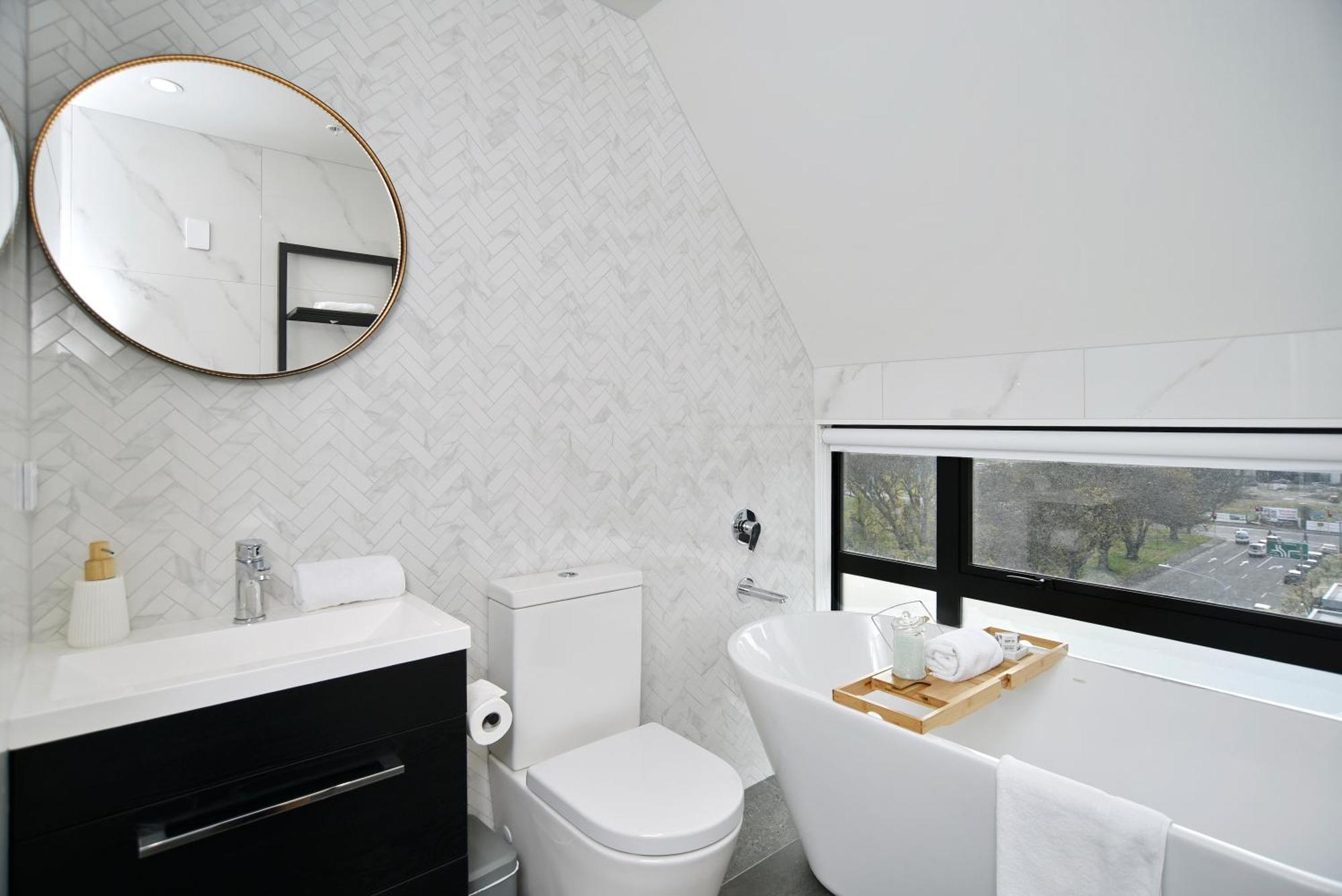Latimer Loft - Christchurch Holiday Homes Экстерьер фото