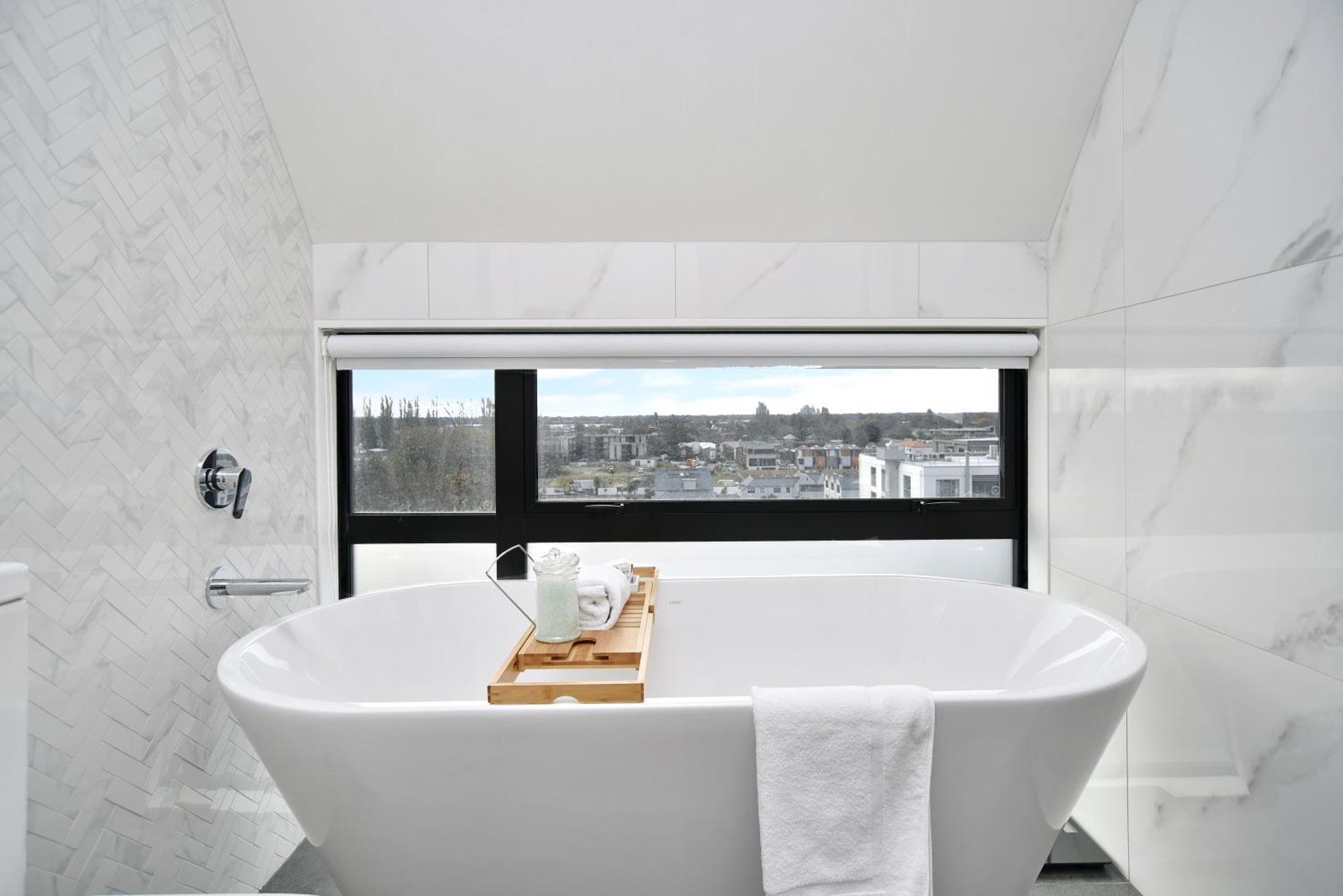 Latimer Loft - Christchurch Holiday Homes Экстерьер фото