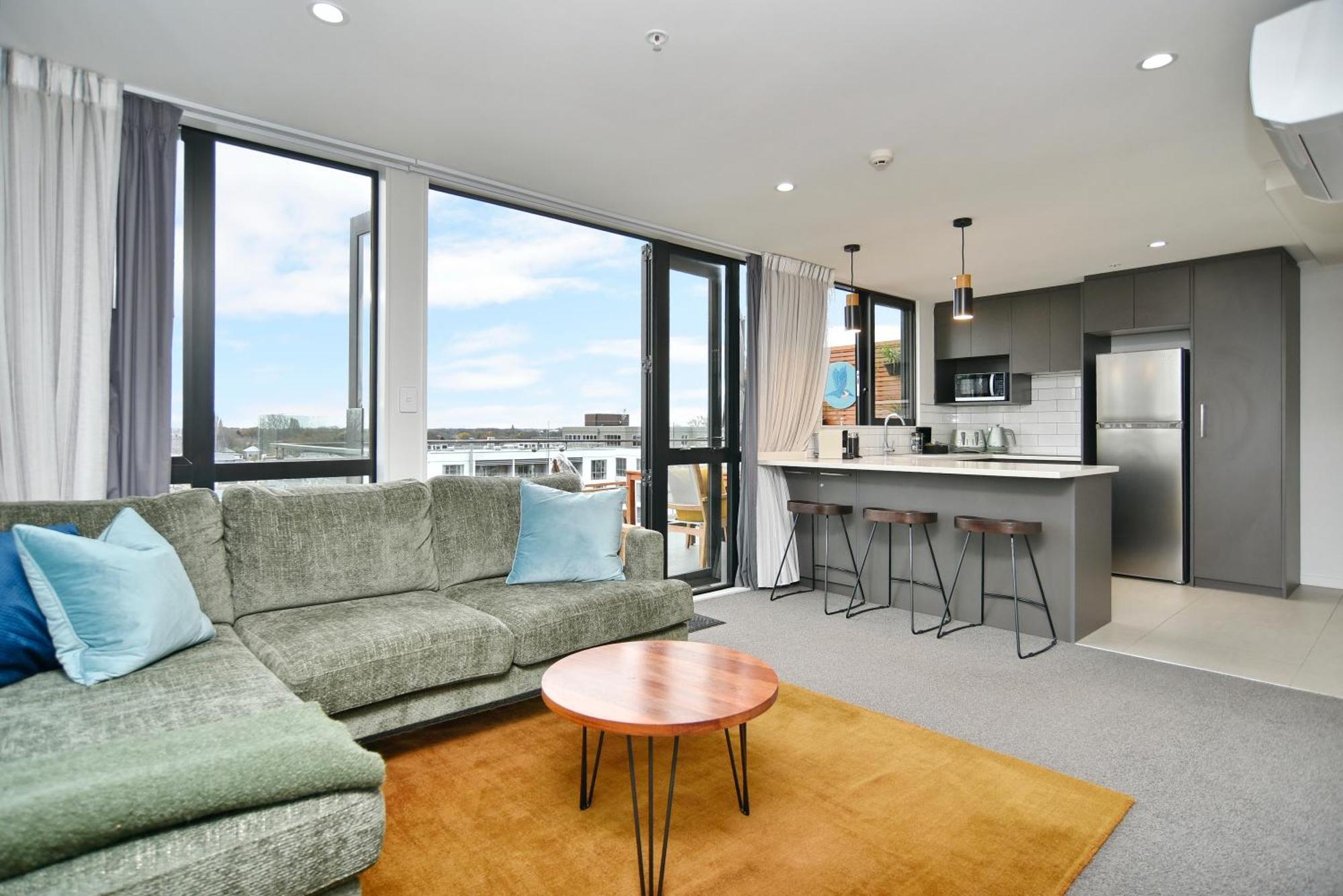Latimer Loft - Christchurch Holiday Homes Экстерьер фото