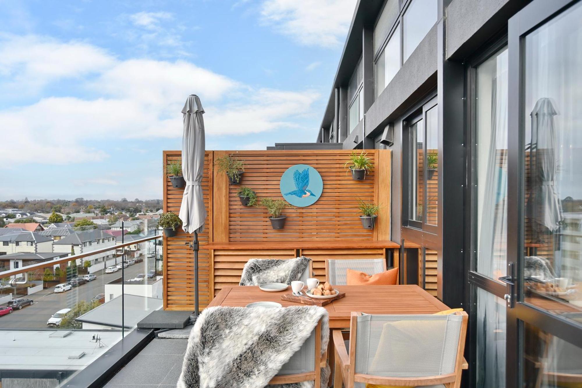Latimer Loft - Christchurch Holiday Homes Экстерьер фото